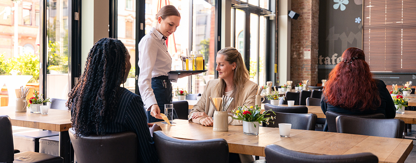 Auszubildende/-r Fachmann/Fachfrau für Restaurants und Veranstaltungsgastronomie (m/w/d)